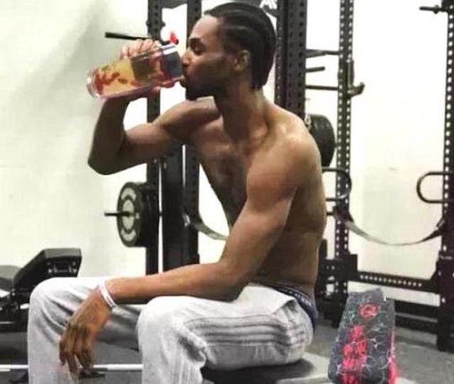 世体：法兰克福球迷在诺坎普制造骚乱，巴萨要求经济赔偿（世体：法兰克福球迷在诺坎普引发骚乱，巴萨拟索赔）