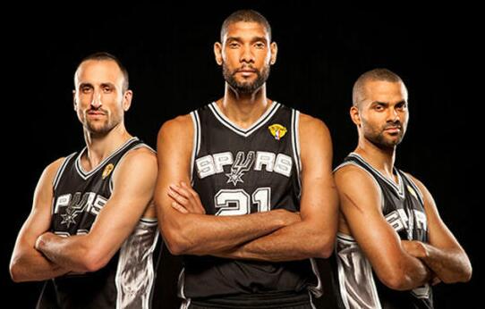 昂达夫连续6轮德甲进球，打破克林斯曼保持的斯图加特队史纪录（昂达夫德甲连场破门达6场，超越克林斯曼创斯图加特新纪录）