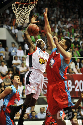 斯卡洛尼：上届踢沙特教训得吸取；阿根廷核心班底都去世界杯（斯卡洛尼：吸取上届对沙特的教训，阿根廷核心班底将全员征战世界杯）