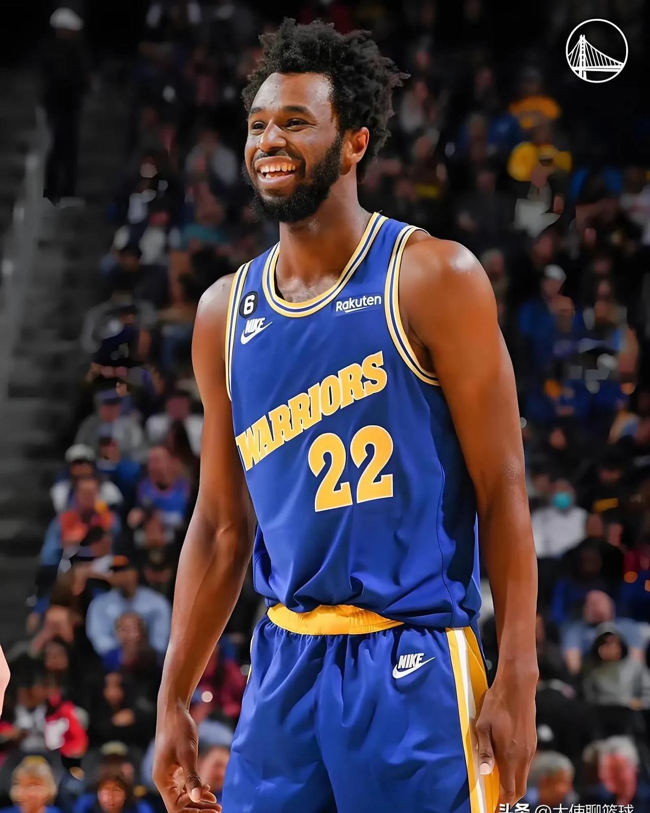 迪纳塔莱：斯帕莱蒂的进攻体系让前锋受益，相信球迷会喜欢他（迪纳塔莱力挺斯帕莱蒂：进攻体系加持前锋，相信会赢得球迷喜爱）