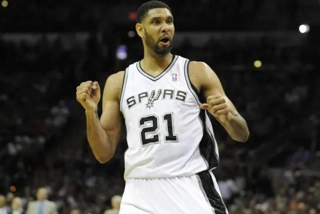 懂球帝2025年10月足坛MVP：姆巴佩蝉联！（懂球帝评选2025年10月足坛MVP，姆巴佩成功卫冕）