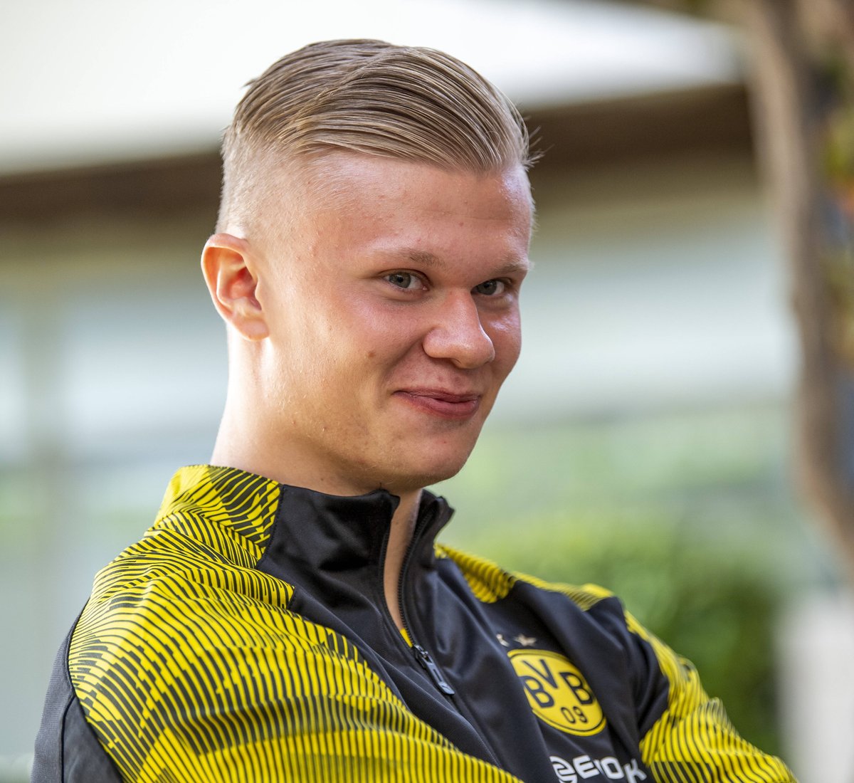 孔蒂比赛中指责小法让科莫球员假摔：你们是故意这么做的吗（孔蒂赛中质问小法：是否指使科莫球员假摔？）