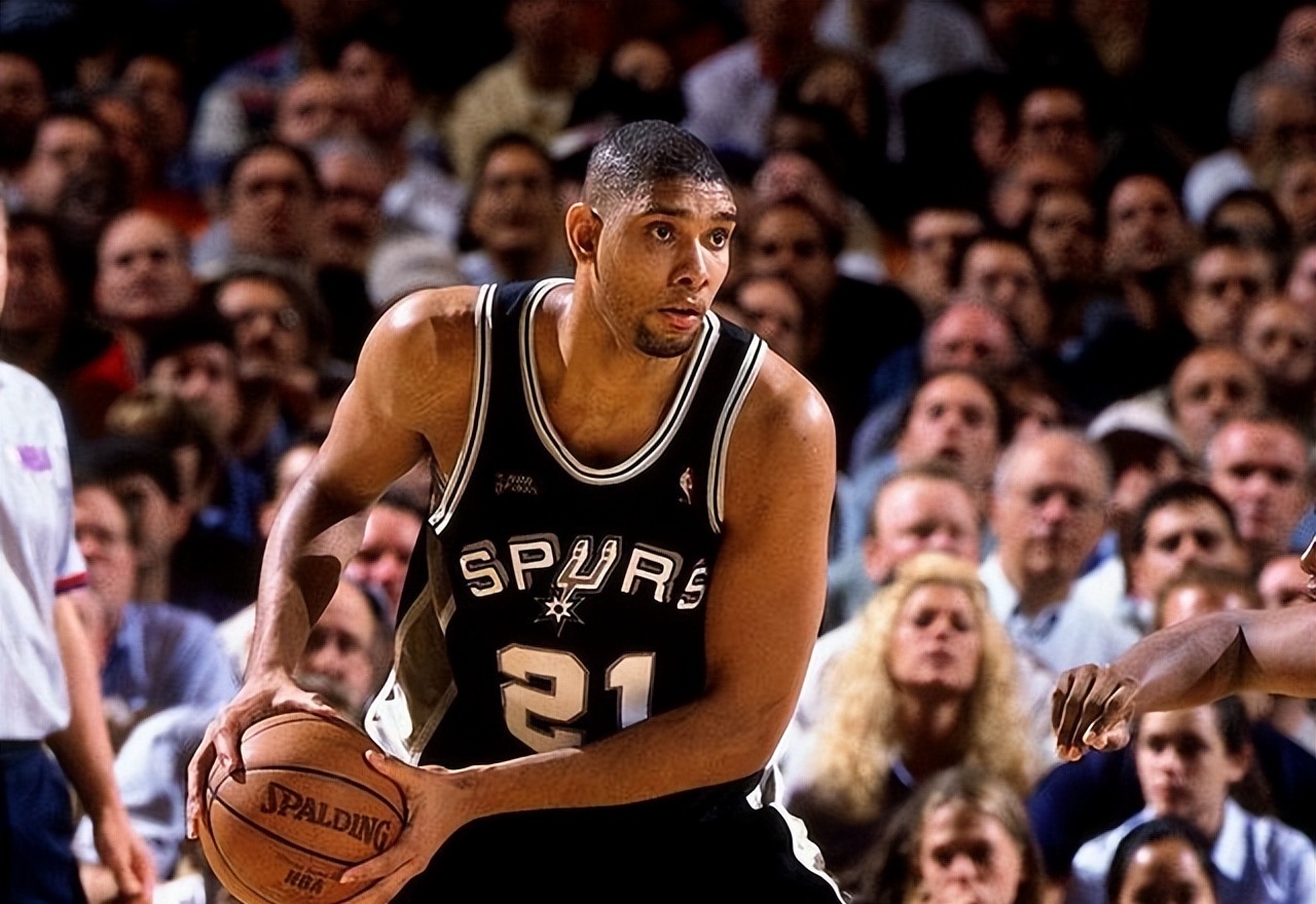 足球世界杯官方球票再次被抢空，黄牛疯狂加价（足球世界杯官方门票再度售罄，黄牛哄抬票价）