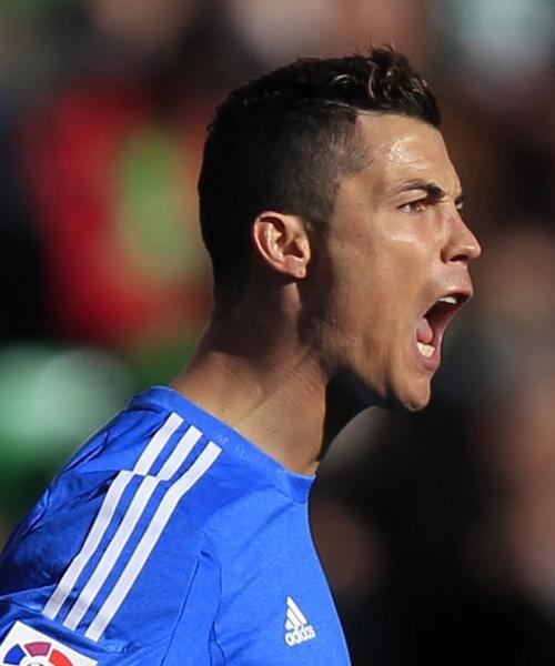 曼城大幅轮换？夸安萨：他们今晚首发的球员有些也是世界级的（夸安萨谈曼城轮换：今晚首发同样不乏世界级球员）