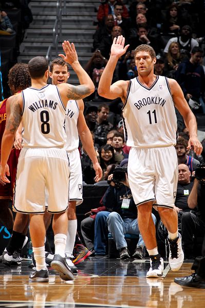 奥斯卡庆祝海港夺冠：我们是冠军！祝贺我的队友、朋友和球迷（奥斯卡欢庆海港加冕：我们就是冠军！向我的队友、朋友和球迷致贺）